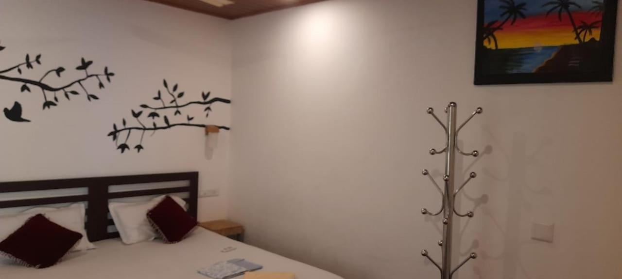 Marari Adonis Beach Villa Mararikulam Esterno foto