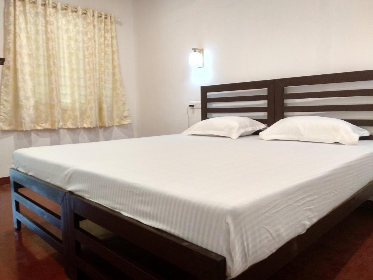 Marari Adonis Beach Villa Mararikulam Esterno foto