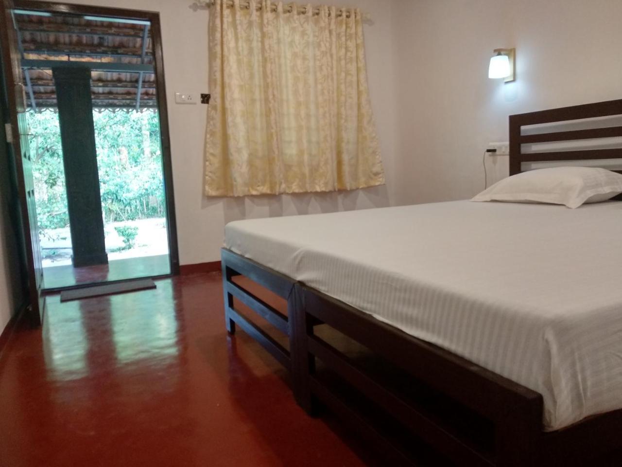 Marari Adonis Beach Villa Mararikulam Esterno foto
